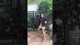 Jhoome Jo Pathaan Dance In Public Shahrukh K