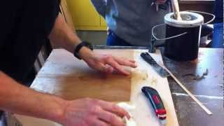 Hide glue bookmatching veneer
Laying a bookmatched veneer seem with hide glue. Hide glue bookmatching veneer