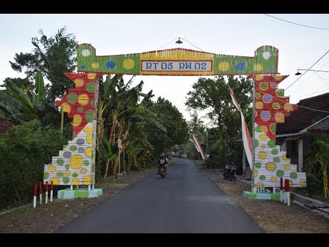 Kreatifitas gapura  bambu di Jalan2 Banyuwangi Kaliploso 