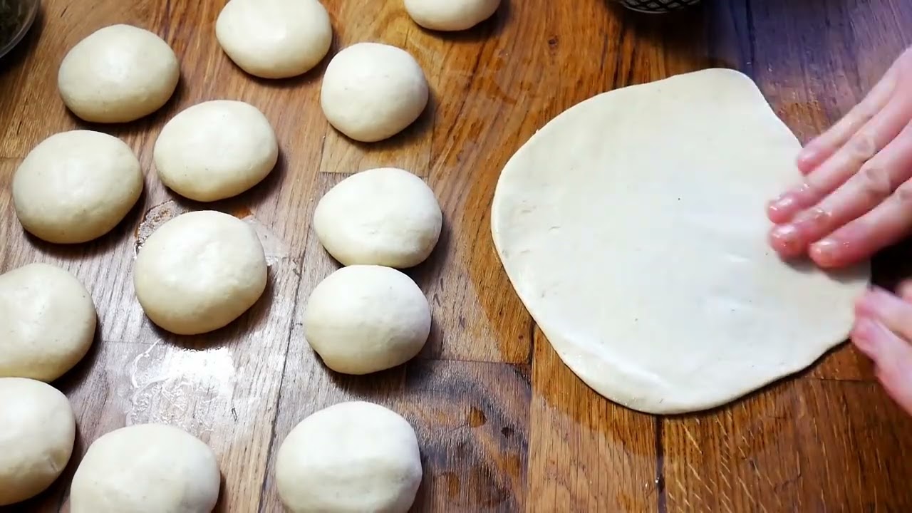 مائدة افطار صحية /محينشات بحشوة بسبطة/ حسوة بحليب اللوز /سلطات/ سحور بسيط