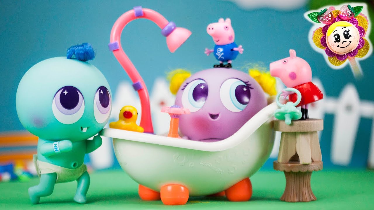 PEPPA PIG Y LA RUTINA DE BAÑO DE SUS KSI MERITOS BEBE! MENUDITITA TIENE UNA SORPRESA EN EL PAÑAL