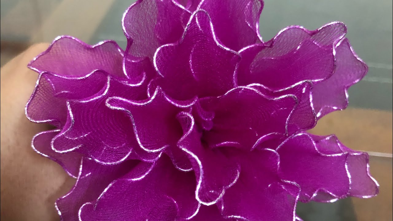 Tutorial 9: How to make a Carnation from stocking cloth