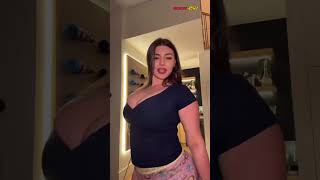 Lyla Lush Instagrams Curvy Queen Plussize Model Confidence Icon..