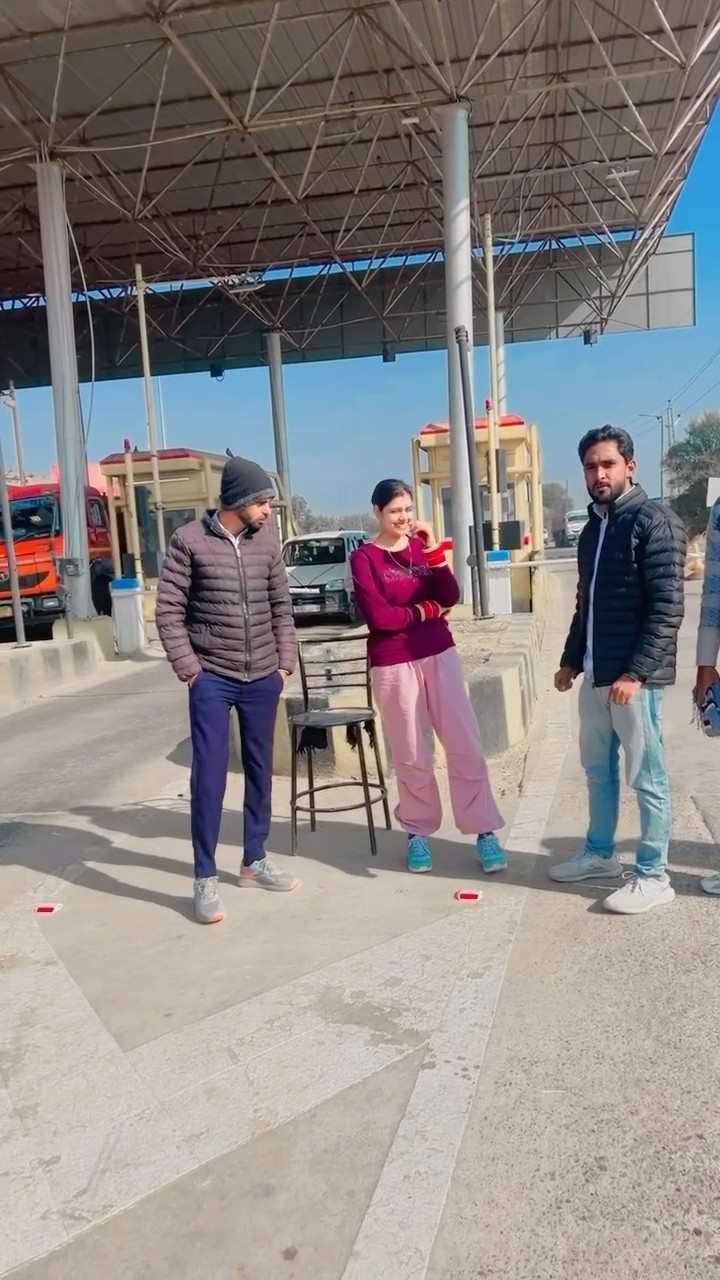 Uccha nicha rasta h mahre panghat ka ?#dance #meenu #trending #ytshorts