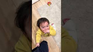 最近気づいたら1人で寝室で遊んでドア自分で閉めるから気をつけないと