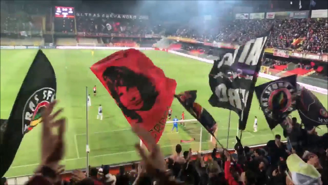 Foggia - Ascoli: coro spettacolare: Magico Foggia