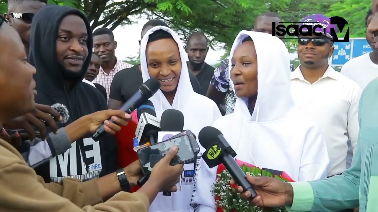 Ikirundi ca Dorcas🇷🇼 na Vestine🇷🇼😂 || Biryoheye abantu kukibuga c'Indege..