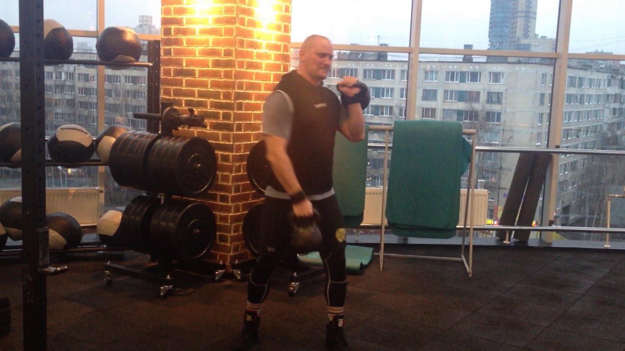 Аlternating kettlebells on the chest rises / Попеременные подъемы гирь