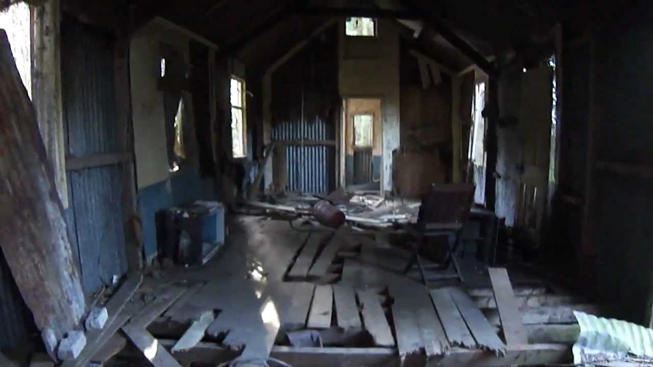📽 derelict village hall ( corrugated iron structure ) - four marks - hampshire