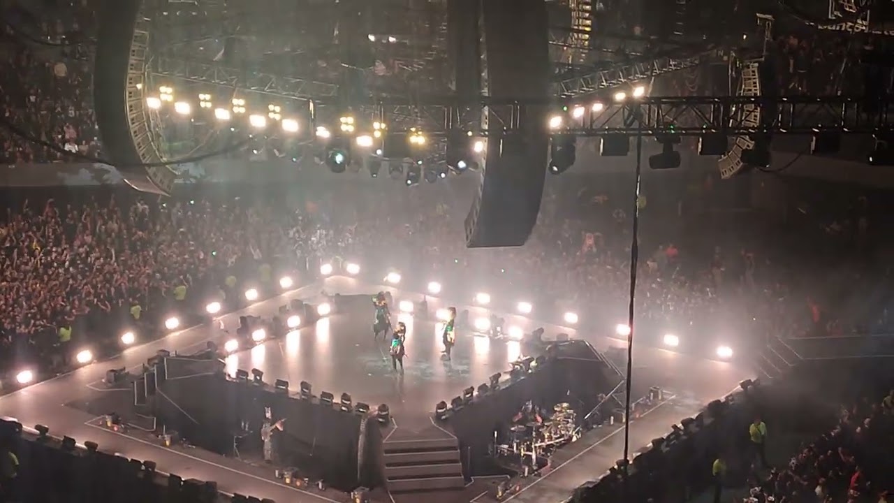 BABYMETAL - HEADBANGER!! (Live Concert Arena CDMX 07/11/25)