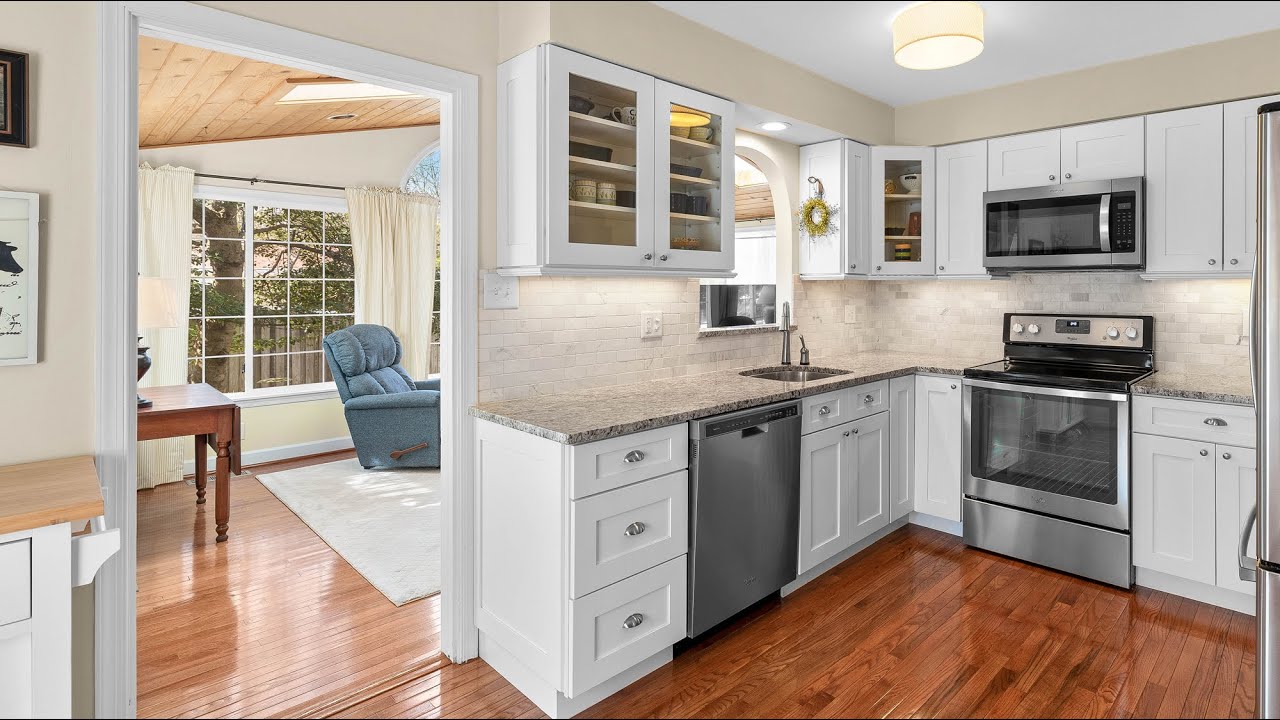 Beautiful Cape Cod home in the heart of Severna Park