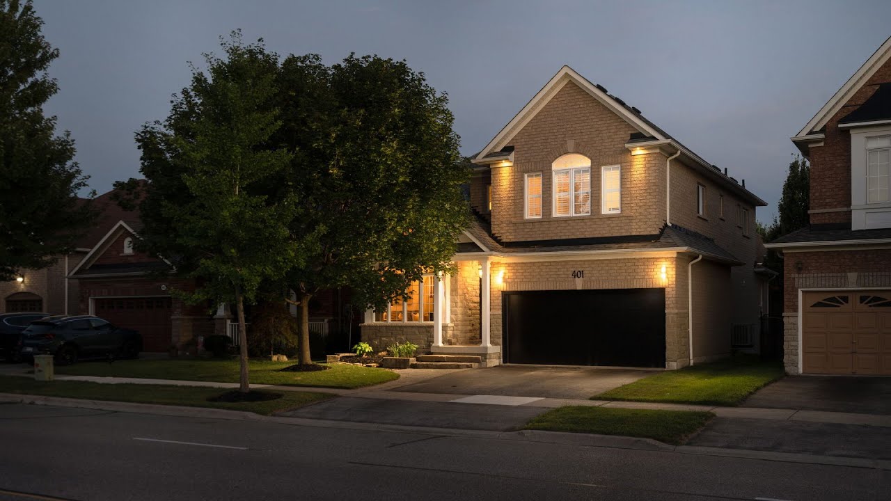 401 Carnwith Drive E, Whitby