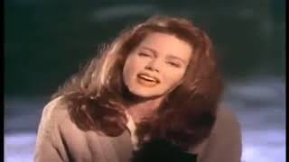 BELINDA CARLISLE CIRCKE IN THE SAND