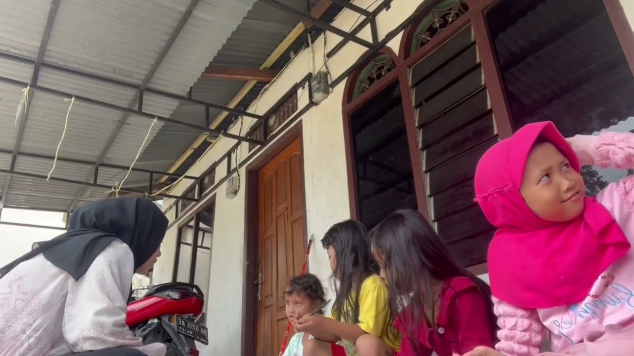 tugas bahasa Inggris tentang( mengenai warna ) atas nama raela 