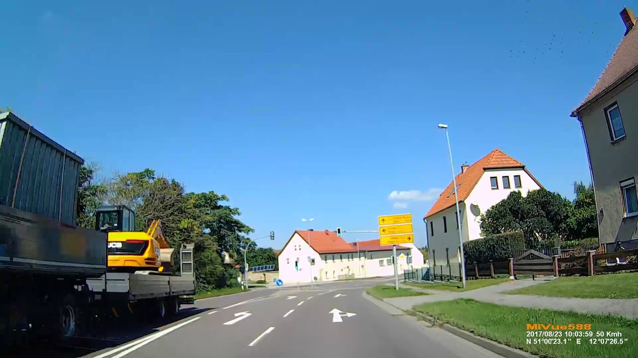 D Droßdorf. Gemeinde Gutenborn. Burgenlandkreis. Ortsdurchfahrt