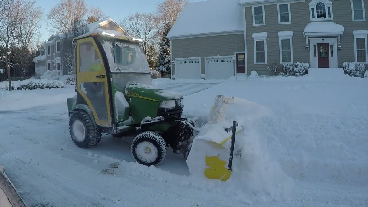 Deere x475 in 28" Snowstorm
