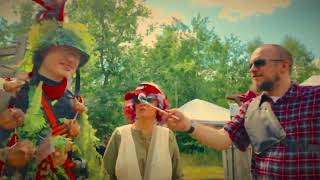 I died and got reincarnated as a journalist in a post apocalyptic LARP game