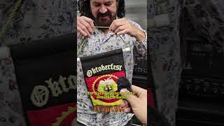 Was ist der kurioseste Gegenstand im Proberaum?  #CuriousFinds #OktoberfestVibes #MusikerGeheimnisse