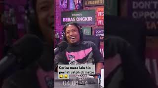 Tio pernah jatoh di motor , kocak parah 😂😂 #prazteguh #Tio #podcast #closethedoor