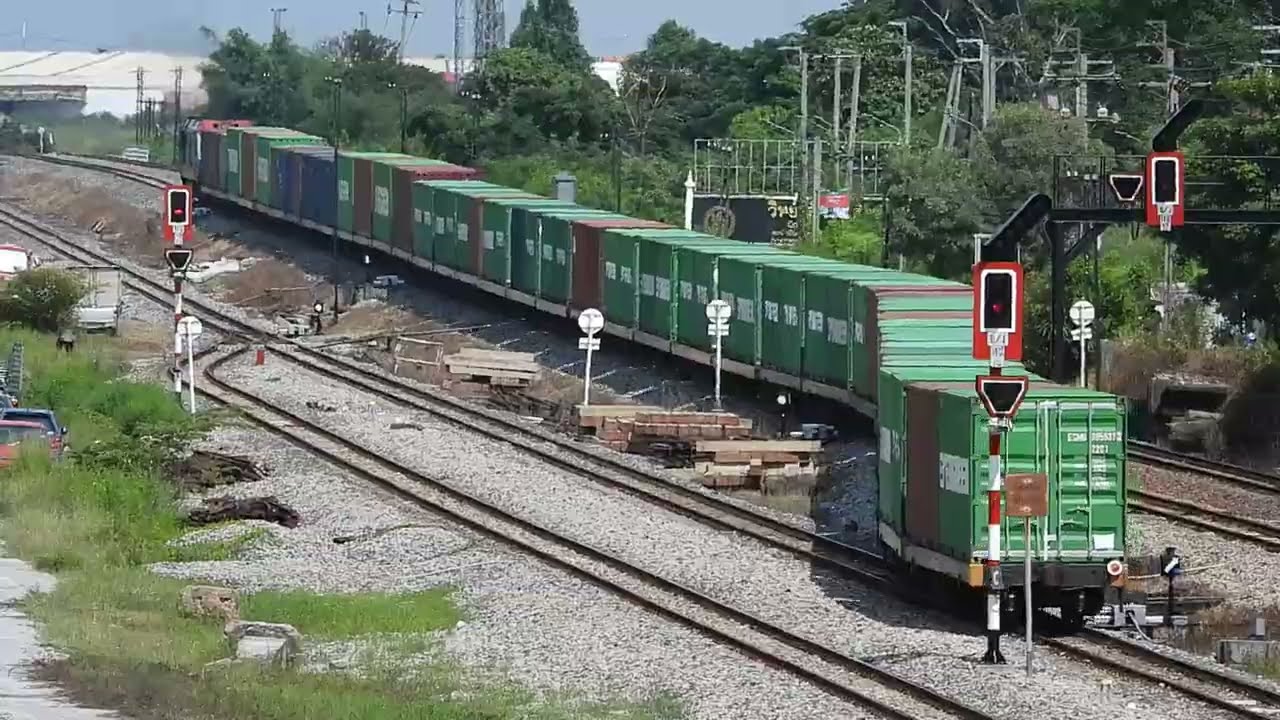 ขบวนรถสินค้าที่ 837 ICD ลาดกระบัง - ท่าเรือแหลมฉบัง ผ่านสถานีรถไฟหัวตะเข้ #5227#รถไฟ #ลาดกระบัง