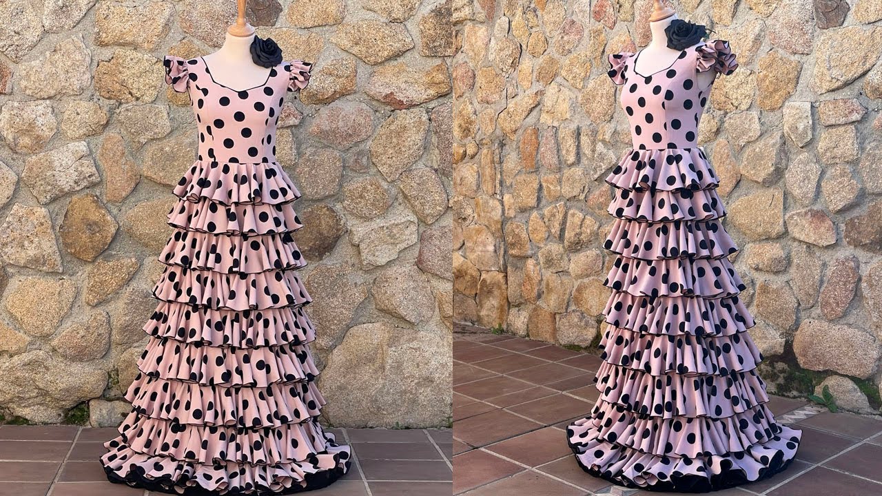 Vestido flamenco de mujer con nueve volantes.