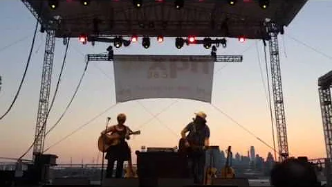 Colvin & Earle ~ Wake up Little Susie
