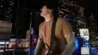 Blink 182 - Feeling This Live