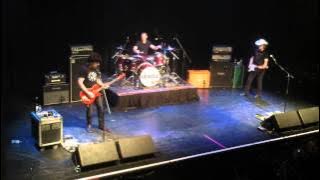 Dizz Knee Land by dada