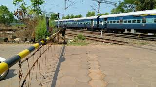 Ullal railcrossing Maq TVC express