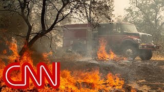 Fueled by soaring temperatures, erratic winds, dry air and heavy
vegetation, the carr fire scorched more than 32,000 acres overnight
was only 5% containe...