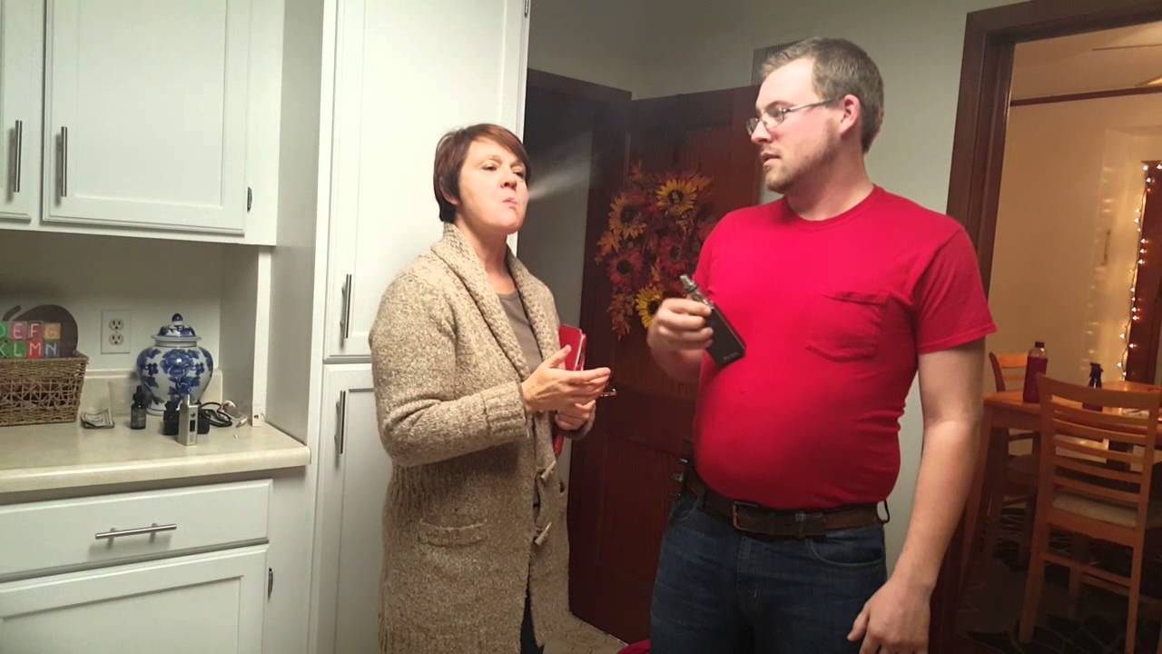 Mom vapes