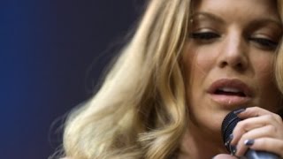 Fergie - Glamorous [Live @ Concert For Diana 2007] Hq