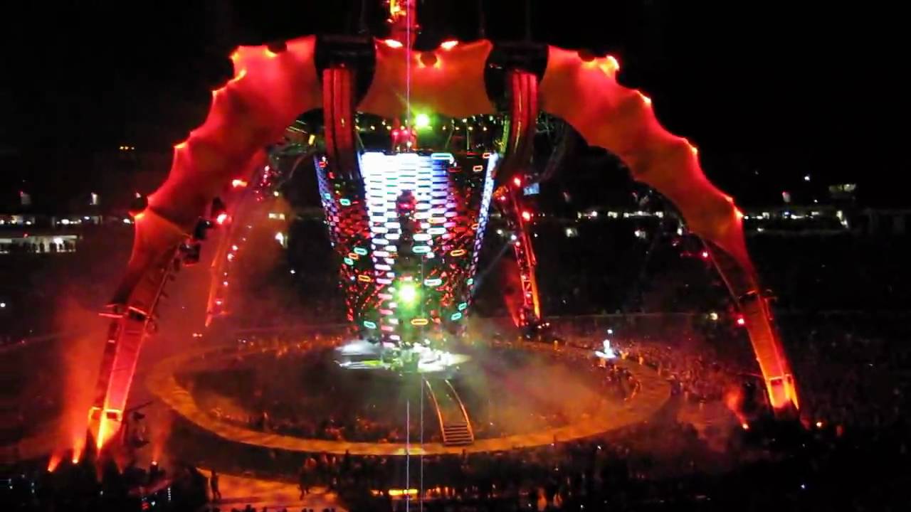 U2 In The City Of Blinding Lights