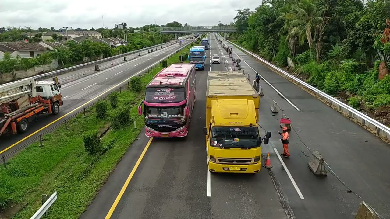 HUNTING BUS TRIP ANYER DI KM81, 8 DESEMBER 2024, ADA BUS NABILLA DAN MAUDI #bus #basuri #busmania