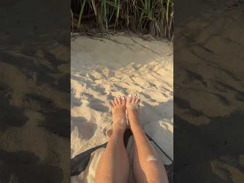 Beach toes 😍