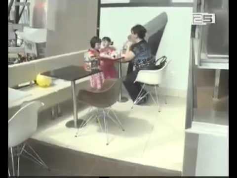 უნივერსიტეტის პროფესორები სტუდენტების დასახმარებლად