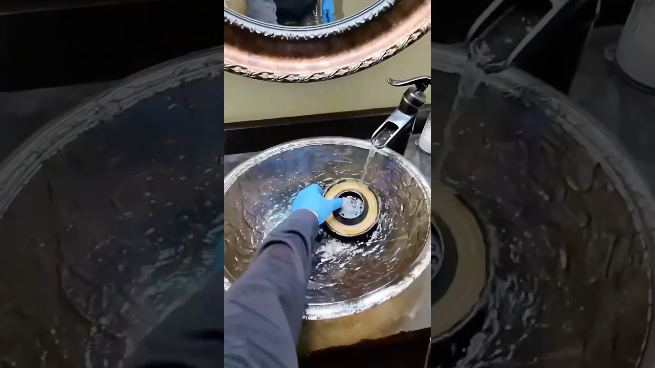 Installing a comfort height toilet 🚽💦 #plumbing #plumber #asmr #diy