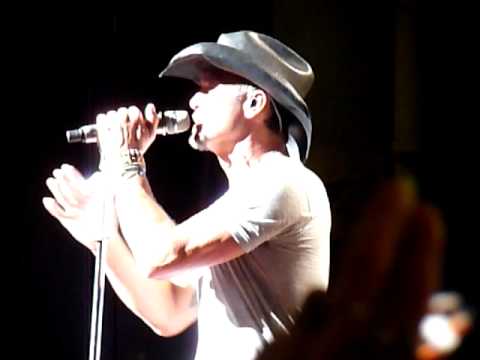 Red Ragtop Tim McGraw Comcast Center 7/24/11