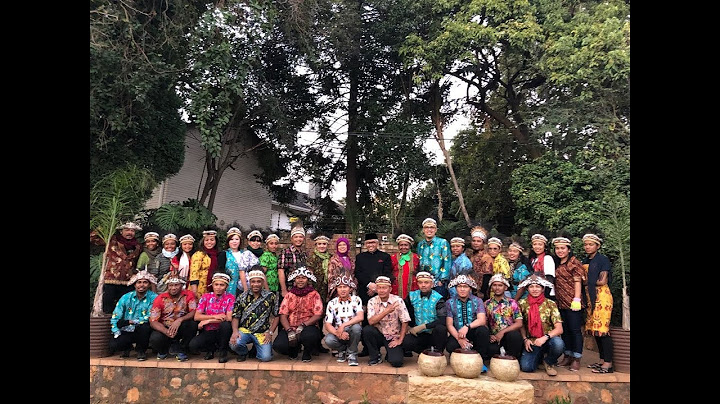 Anak papua menyanyi lagu afrika