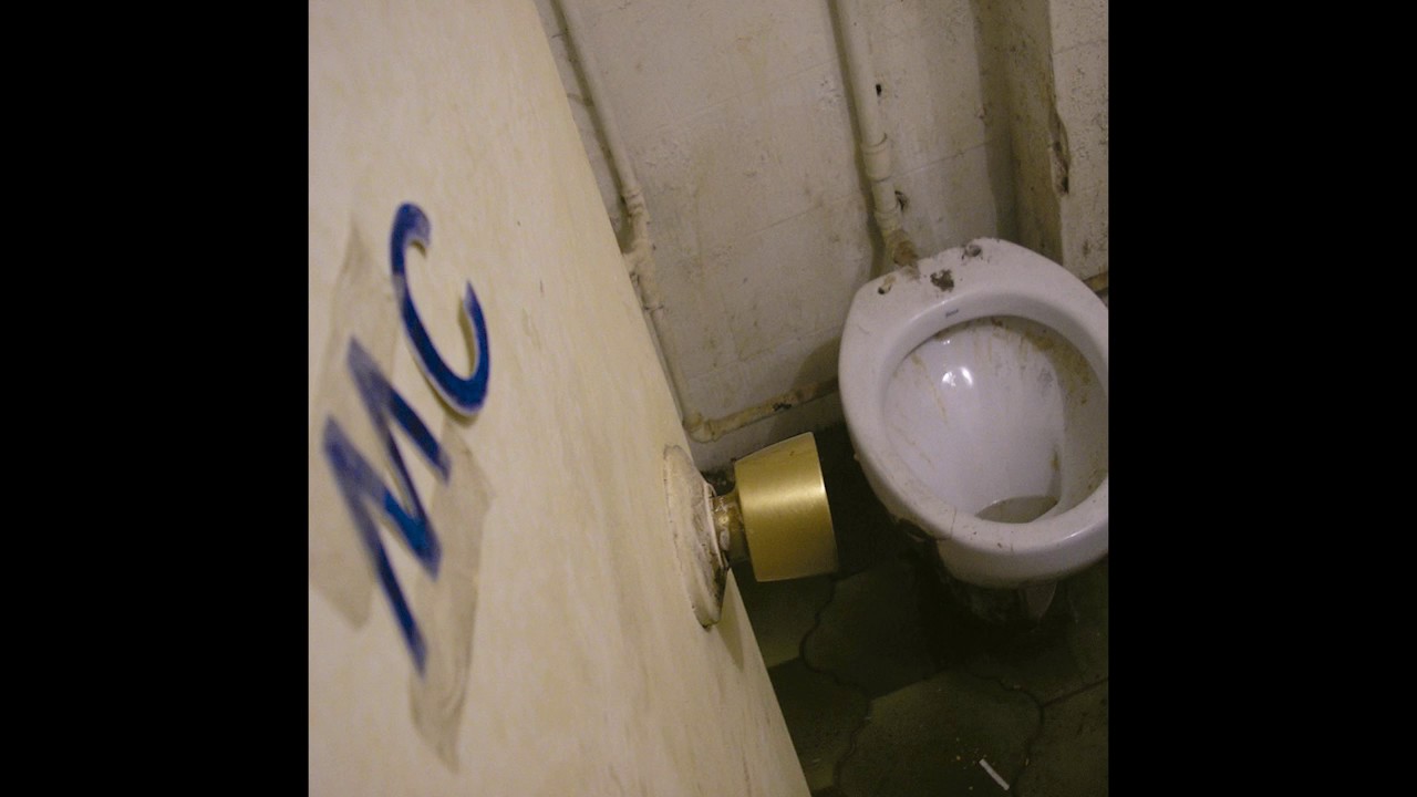 PEKADOS KAPITALES - 02. TRAE EL BOLIGRAFO