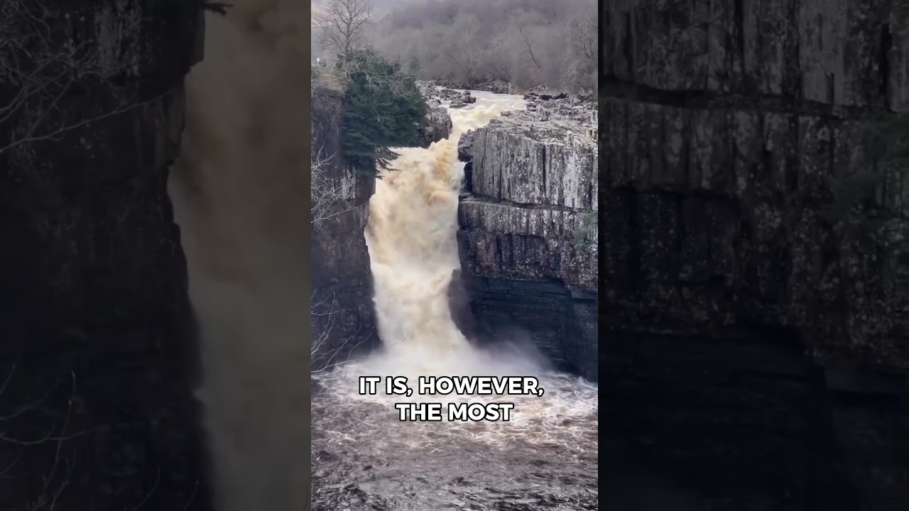 Did you know about this hidden waterfall in the UK? 🇬🇧 