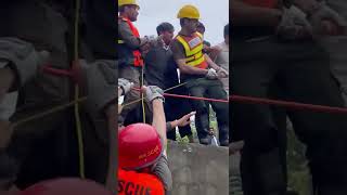 Zaroorat Ejad Ki Maan - Sailab Flood Area Rescue ہیلی کاپٹر کے دوروں سے کچھ نہیں ہوتا. عملی کام