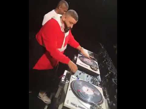 DJ Khaled showing his skills on the turntables