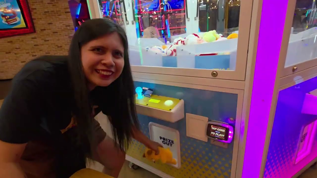 Arcade Day Vlog: Winning Cute Plushies & Spending Some of Our Tickets!
