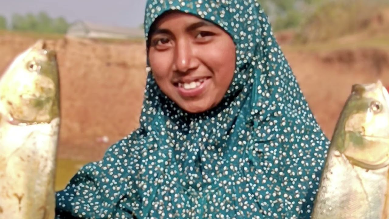 বাবার কাজে সাহায্য করা মেয়েদের লজ্জা নয়—এটাই গর্ব ❤️