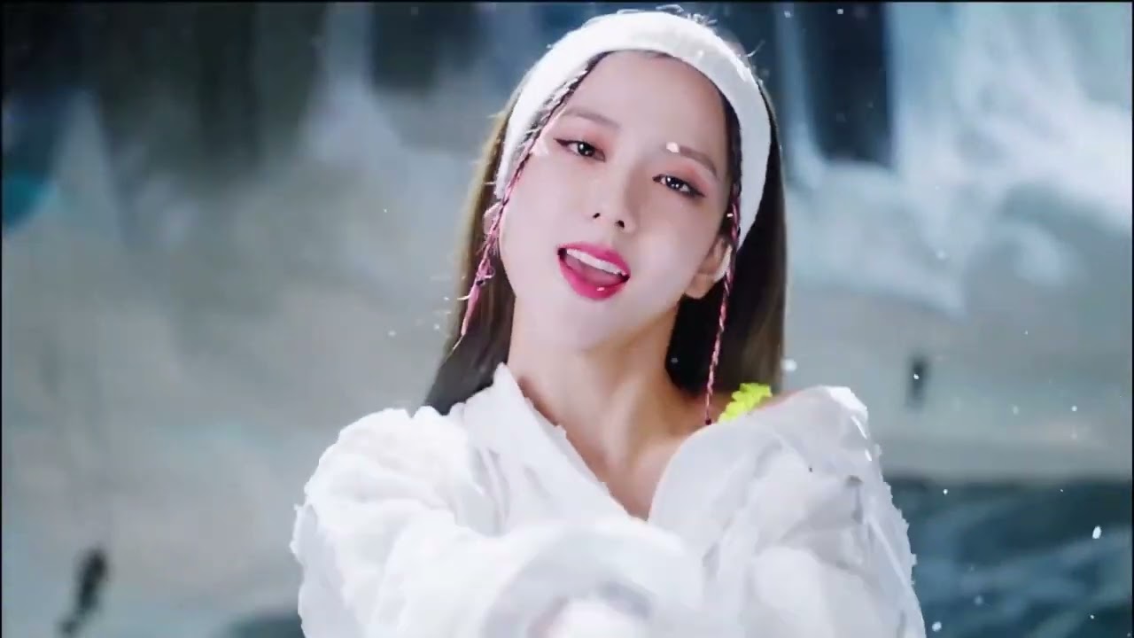 Sandra & Blue System style   in the rain  Sandra style 2025 4K Ultra HD