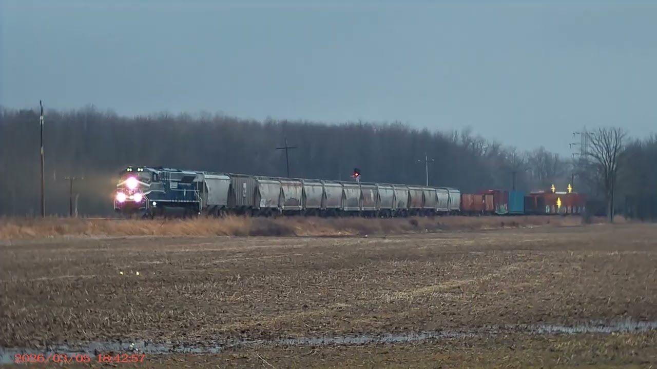 3/5/26 sb/nb lsrc 6452 mixed freight on a rainy foggy day/night sb shot from inside car due to rain