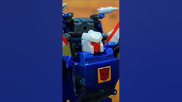 Tracks vs constructicons. No se pierdan el video completo #transformersstopmotion #transformers