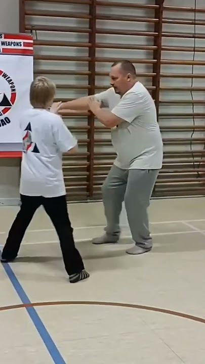 Knife Defense : Lias Applies 3 Safety Lines!
