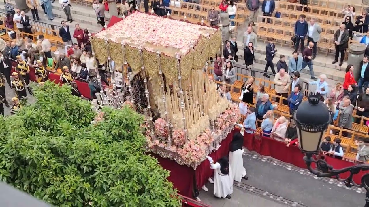 VIRGEN DEL ROSARIO (POLÍGONO DE SAN PABLO) POR LA AVENIDA. LUNES SANTO DE 2025 EN SEVILLA